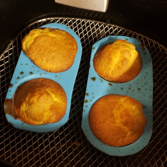 Silicone Muffin & Cupcake Pan Baking Molds… - Picture 11 of 12